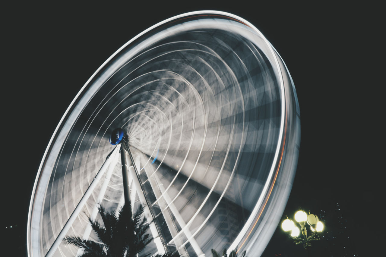 a long exposure photo at night