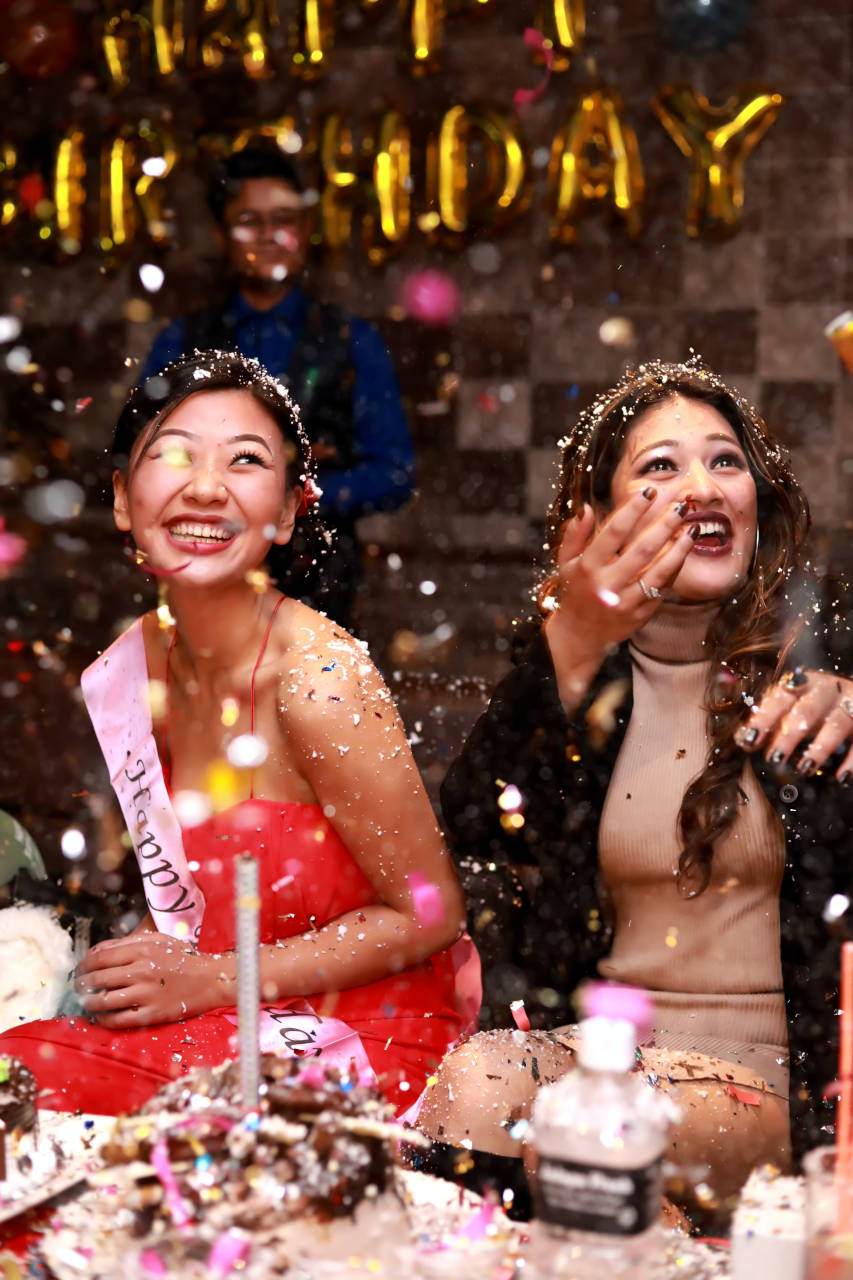 birthday photoshoot idea with confetti