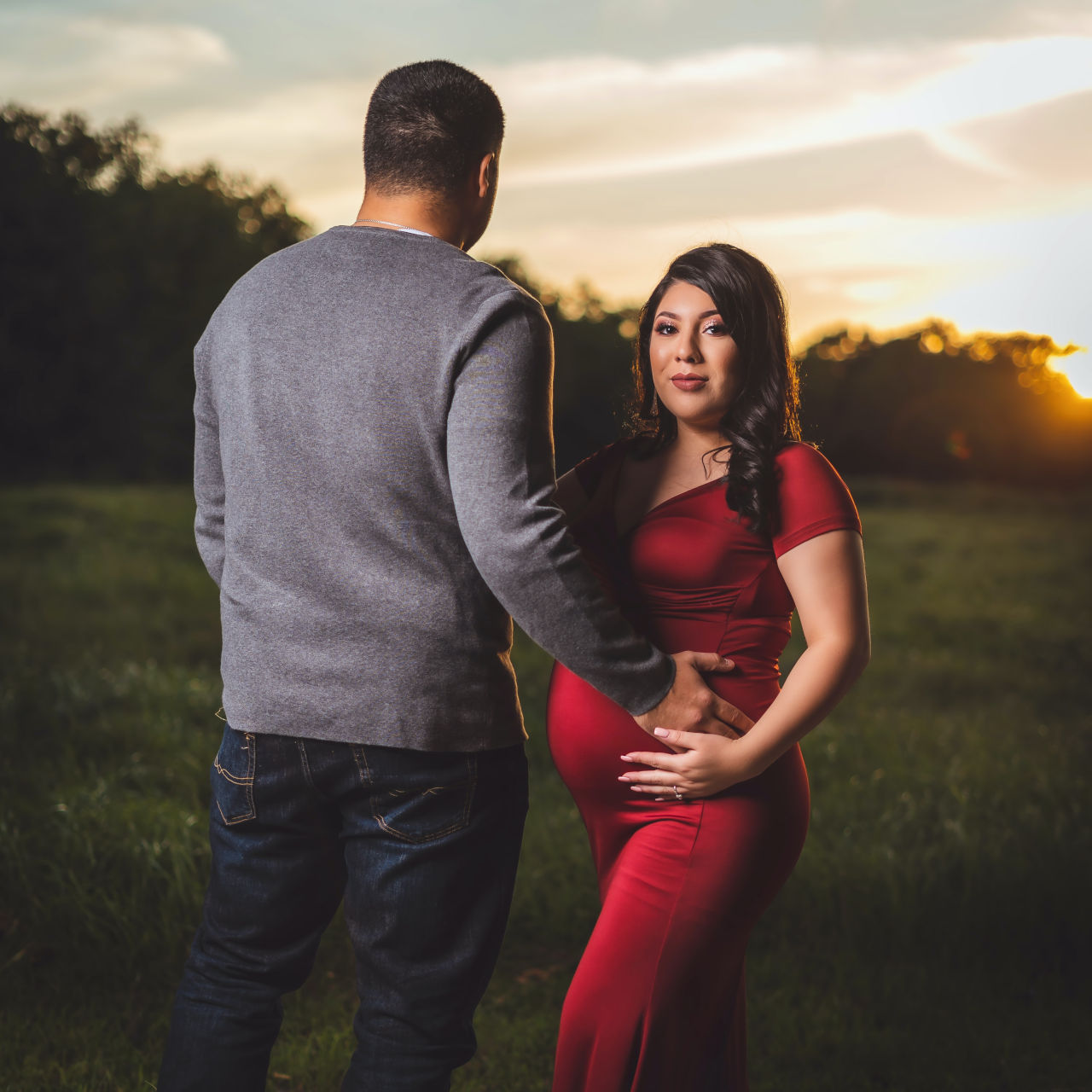 dad looking away in a maternity photoshoot