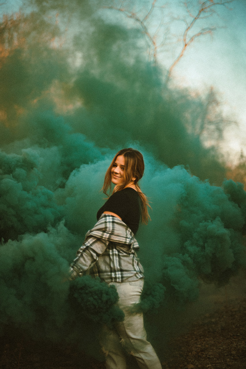 fast shutter speed for smoke bomb photography