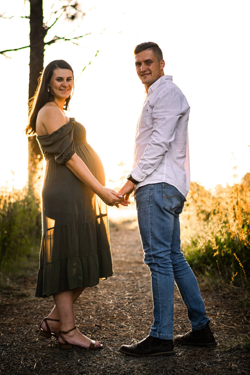 golden hour maternity photoshoot