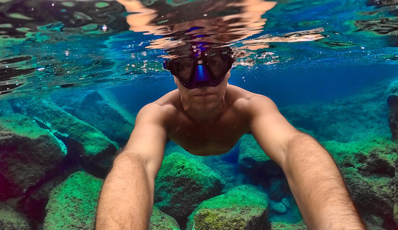 underwater selfie