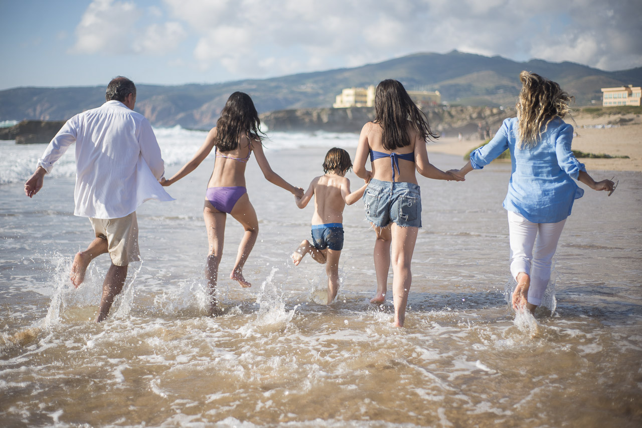 family photo ideas at the beach